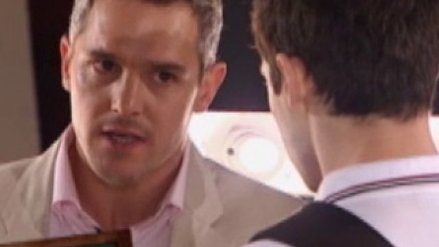 Martín enfrenta a su padre por serle infiel a Loly