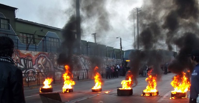 Movilizaciones en Tocopilla provocan enfrentamientos entre carabineros y manifestantes