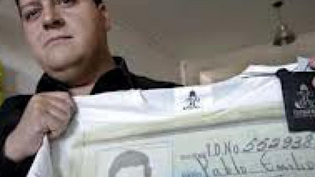 Hijo de Pablo Escobar vuelve a su país junto a Primer Plano