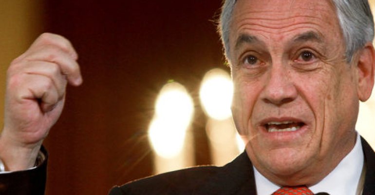 Adimark agosto: Disminuye la aprobación de gestión presidencial y sube el rechazo