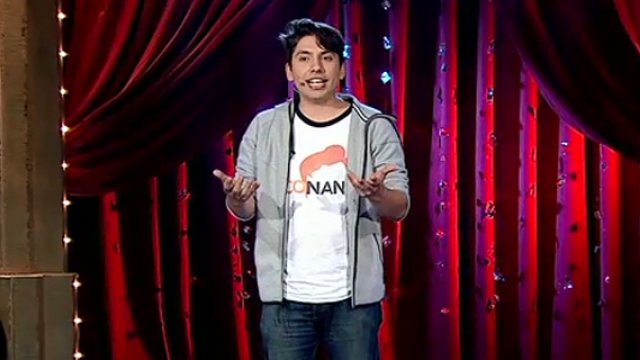 Fabrizio Copano se ríe de las locuras del Tarot