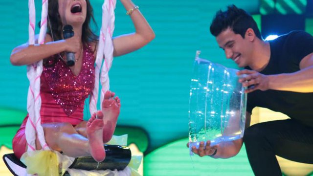 Eugenia se enfrentó a los peores reptiles en la piscina de Killer