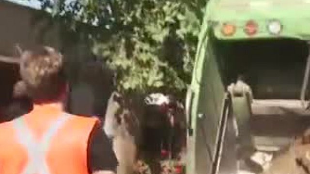 Nico Yunge trabajó un día como recolector de basura