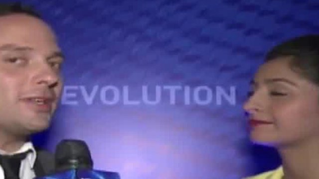 Famosos se someten al análisis de los expertos en moda