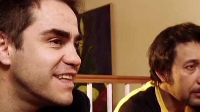 Alex y Coto ven programa de animales