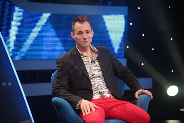 José Aravena es internado de urgencia tras descompensación de salud