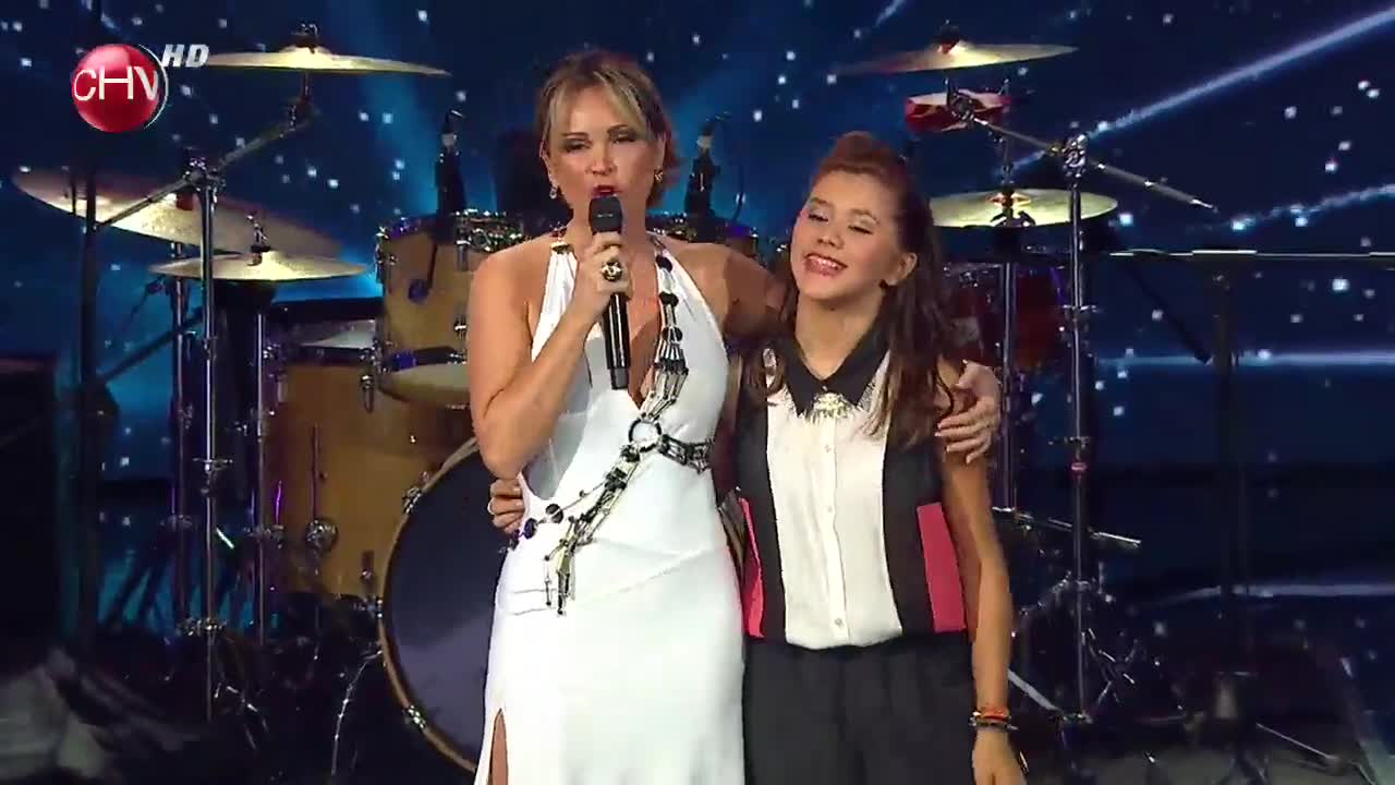 Javiera Farías hizo bailar a todos con su batería con ritmos tropicales