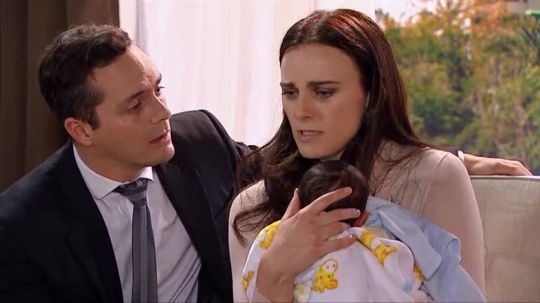 Augusto quiere que Patricia cuente toda la verdad