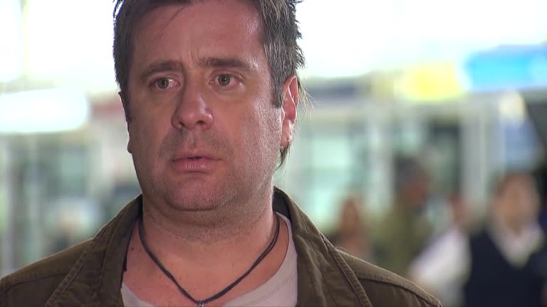 Andrés no logra evitar que Loly se vaya a Europa