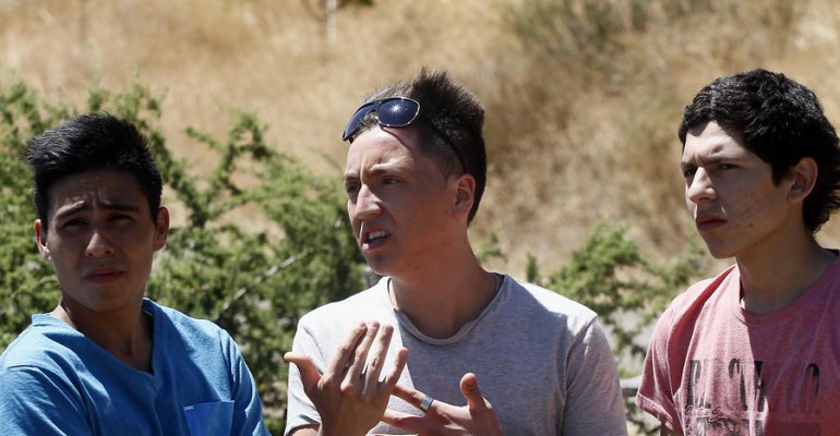 Amigos de Bastián Bravo y su incondicional apoyo para encontrarlo