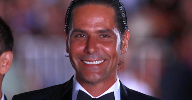 Juan Falcón sorprende con radical cambio para teleserie de CHV