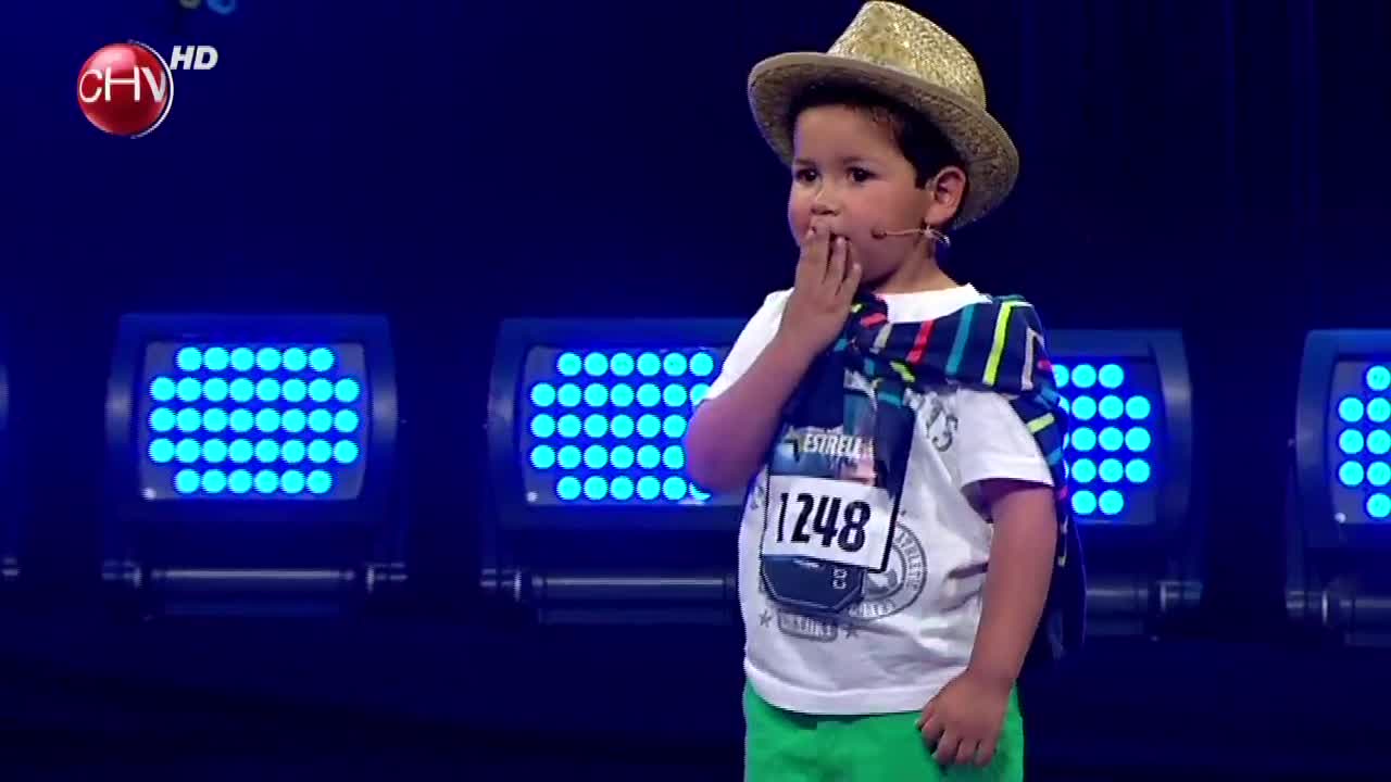 Con tan solo tres años quiere conquistar a Angélica