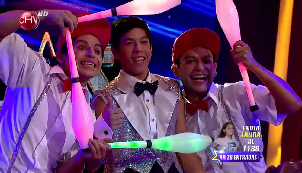 Éric Añazco y su sorprendente rutina de malabarismo