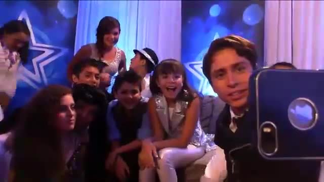 La “selfie” de Karol Dance con las SuperEstrellas