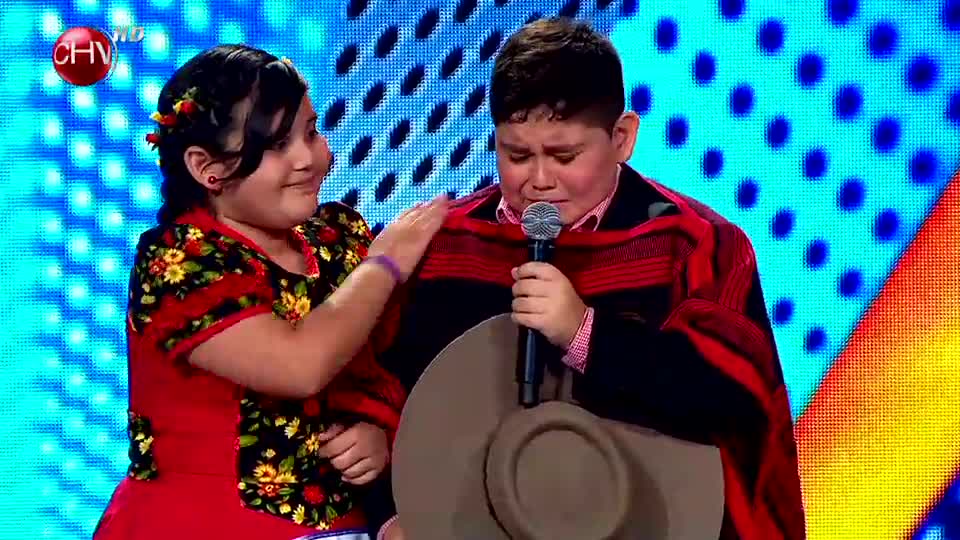 Estos pequeños huasitos nos emocionaron con su ternura