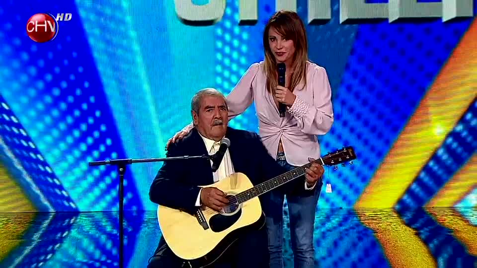 Oscar Cruz vino con su guitarra a regalarnos su simpatía