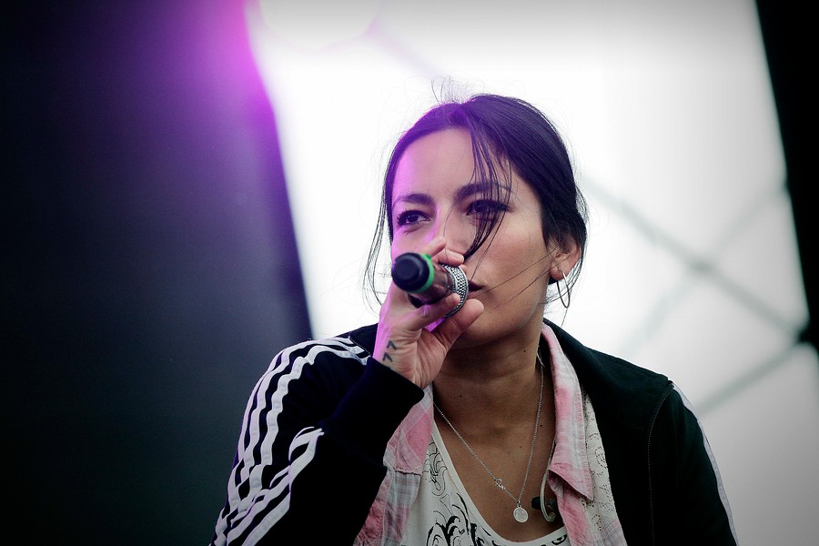 Anita Tijoux trata a periodistas con término de “mongolandia”