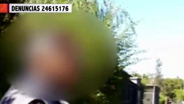 Denuncian a anciano exhibicionista que se realiza tocaciones en público (Parte 1)