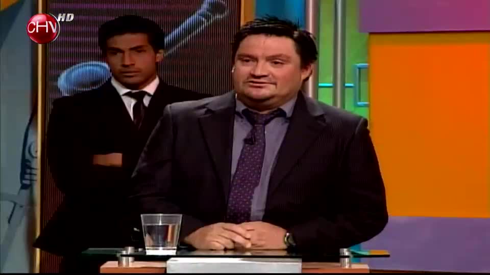 Ex pareja se encuentra en conflicto por divorcio (Parte 1)