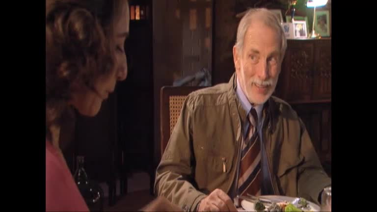 Avance capítulo: Don Rolando le pide matrimonio a Rebeca