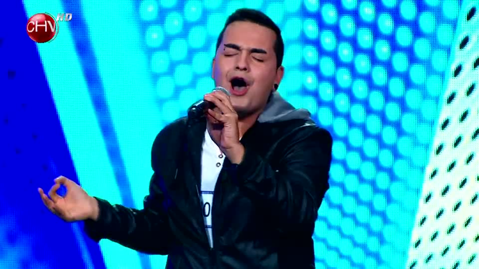 Hijo de un Atleta de la Risa demostró su talento para el canto