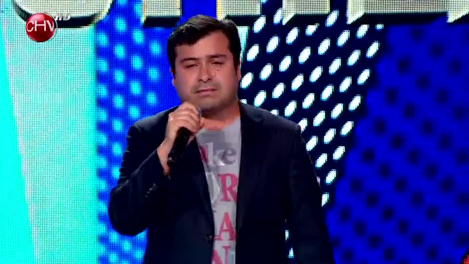 Camilo Fuentes deslumbró cantando movido hit ochentero