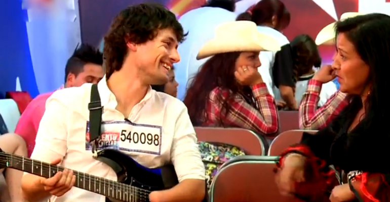 Se la jugó con un melancólico blues y ahora va por las galas