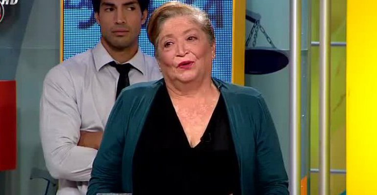 Exijo a mi hija que regale a los perros porque tiene muchos perros y el olor molesta