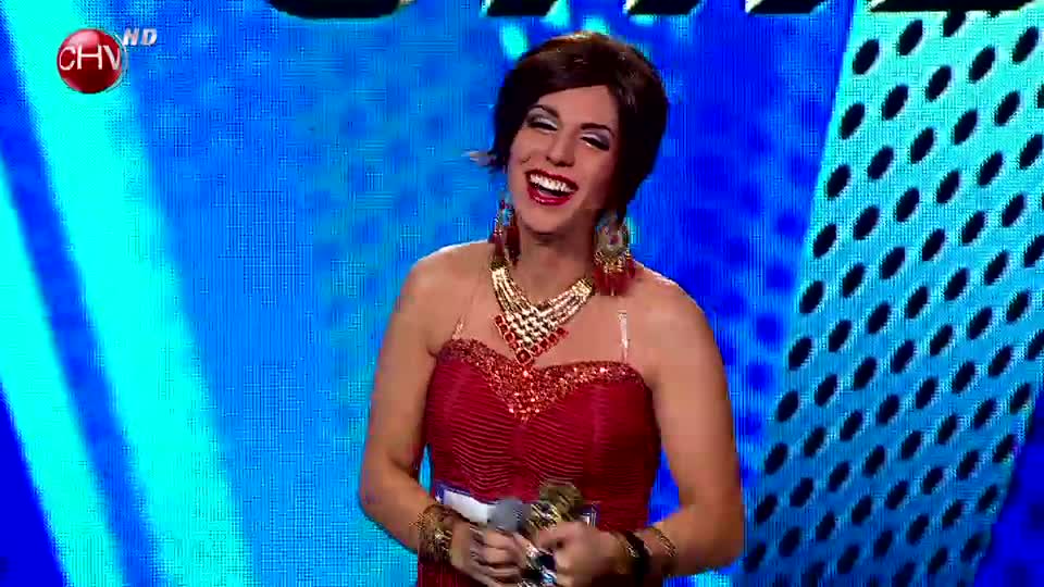 Luz Violeta hizo reír al jurado con su encanto y gran talento