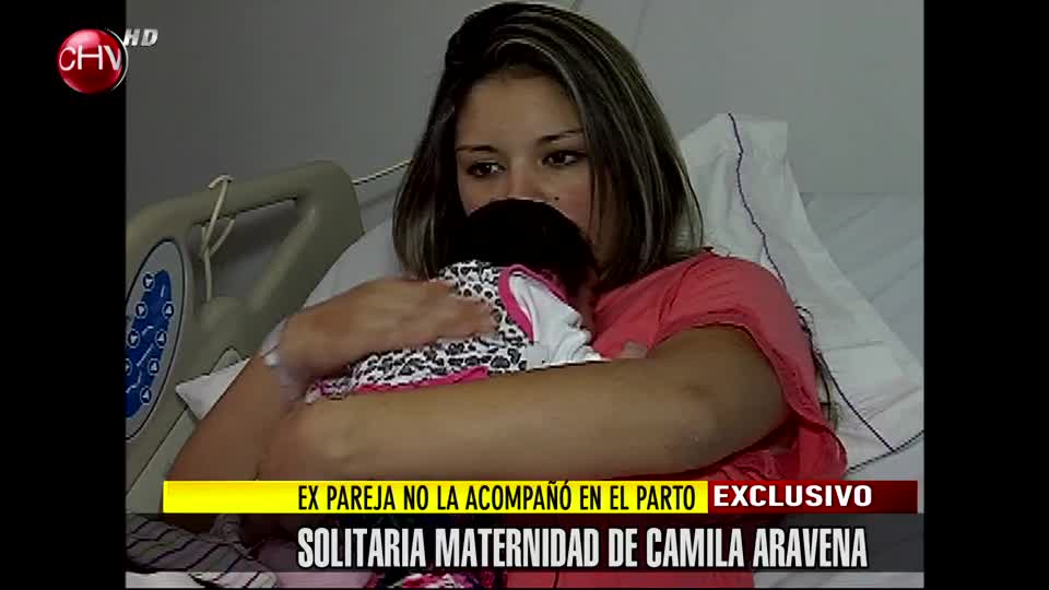 Ex pareja no acompañó en el parto a Camila Aravena