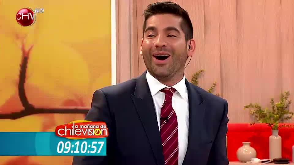 El saludo de Twitter que dejó incómodo a Karim Butte en pleno #MatinaldeCHV