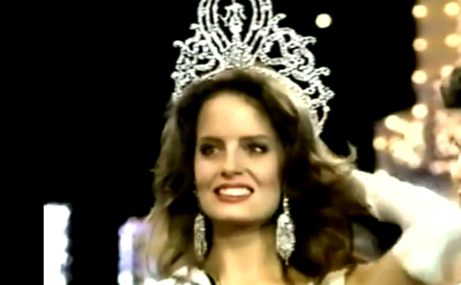 Un día como hoy Cecilia Bolocco se convirtió en Miss Universo