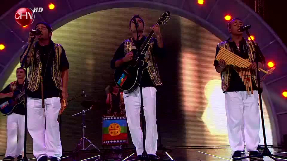 El Grupo Rayén se la jugó con su música andina en Talento Chileno