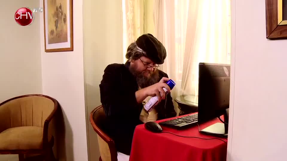 Abuelo Tecnlógico intenta eliminar los virus