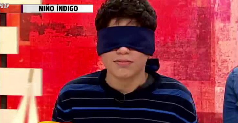 Descubre a José, un joven que percibe objetos con los ojos vendados