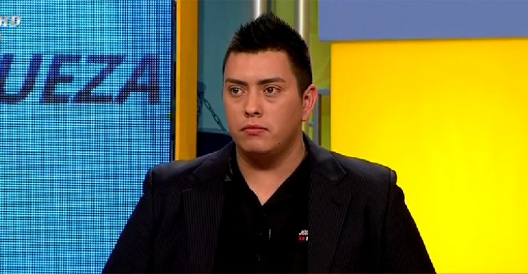 Alexander exige que Inés lo reconozca como el padre de su hija