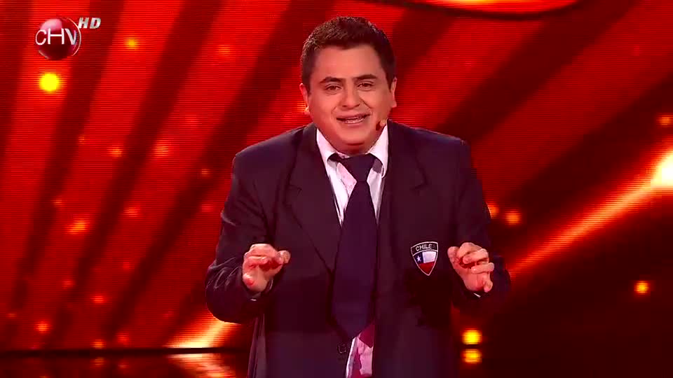Sergio “El chico” Ibáñez presenta una rutina cargada de chispa y humor
