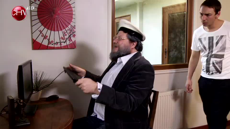 Abuelo Tecnológico navega por internet... ¡Mira!