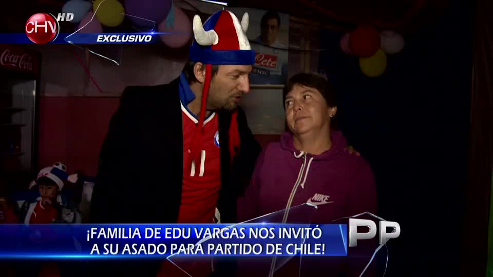 Celebramos el triunfo de La Roja ante Australia en la casa de Edu Vargas
