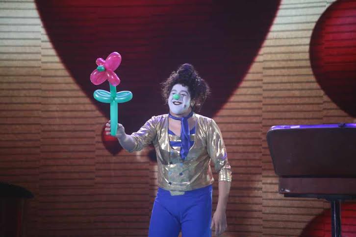 Zitito el mimo que se la juega con rutina de humor y chistes blancos