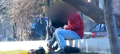 Así es el consumo de alcohol y marihuana en pleno Parque Bustamante