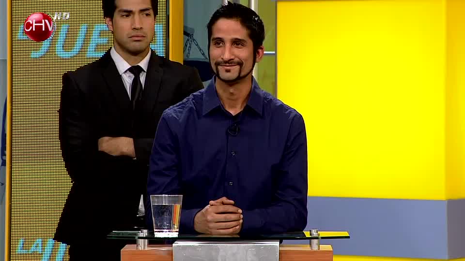 Hombre demanda a su pareja para que se case con él de una buena vez (Parte 2)