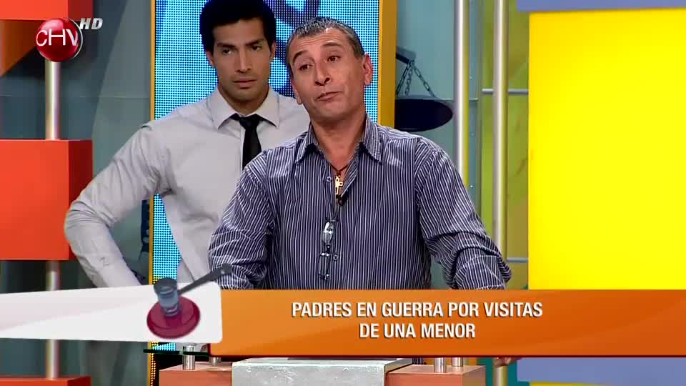 Padres se enfrentan por régimen de visitas de su hija