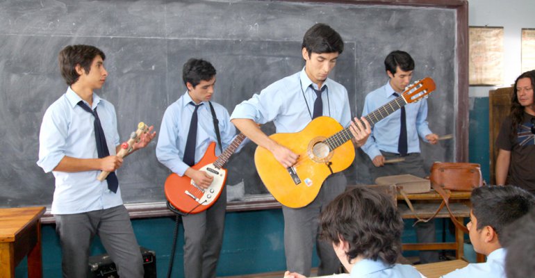 Productor habla sobre la música de Los Prisioneros en la serie Sudamerican Rockers