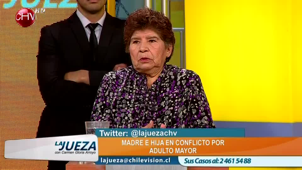 Madre demanda a su hija por preocuparse de un adulto mayor (Parte 1)