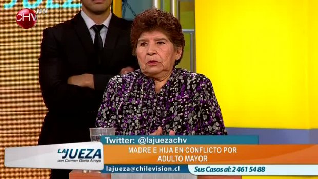 Madre demanda a su hija por preocuparse de un adulto mayor