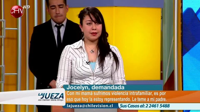 Padre de familia exige que su ex mujer y su hija le devuelvan su vivienda (2/3)