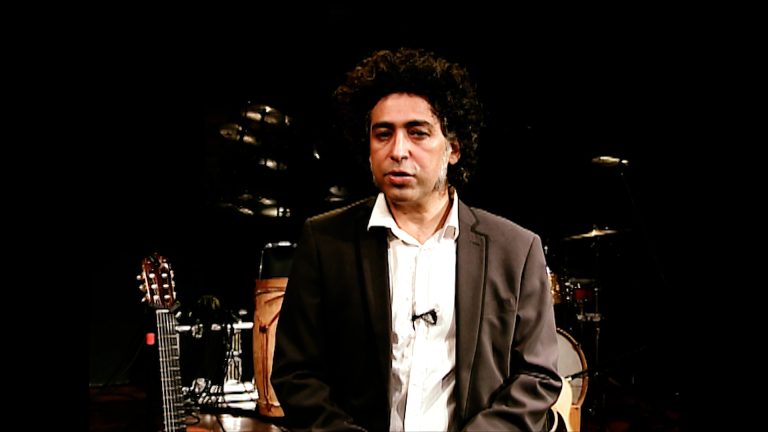 Mira la invitación de Manuel García a ver el estreno de El juez, la víctima y el victimario