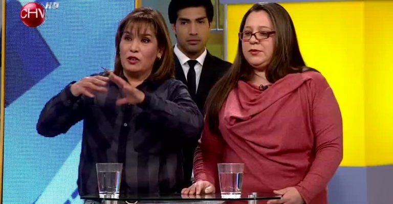 Vecinas de Cerrillos demandan a hombre que vive con 50 perros