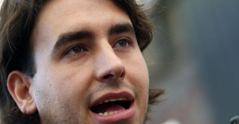 Fuego cruzado y acusaciones de lobby por proyecto de software libre